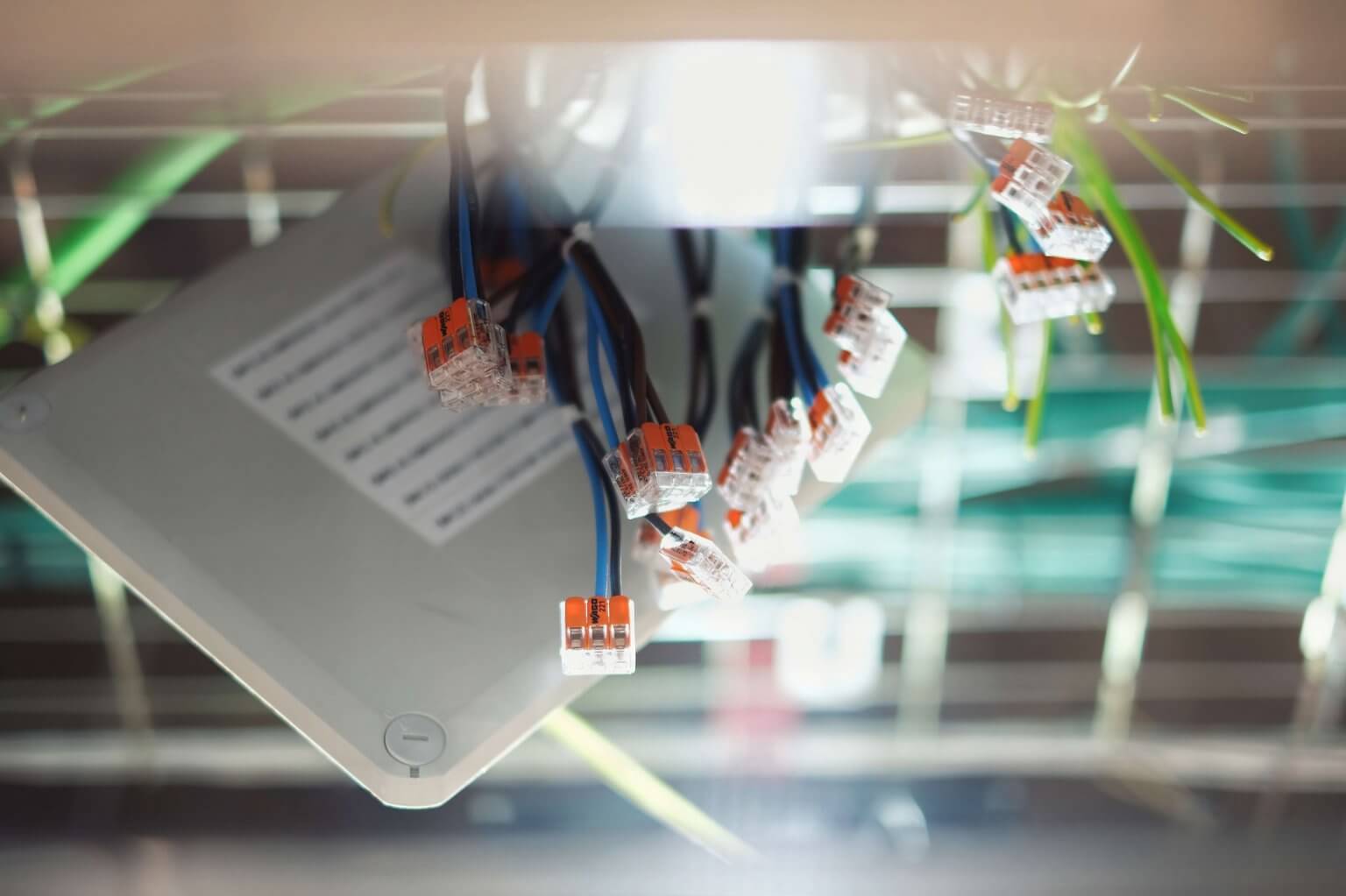 How Does a NonContact Voltage Tester Work? Electrician Mentor