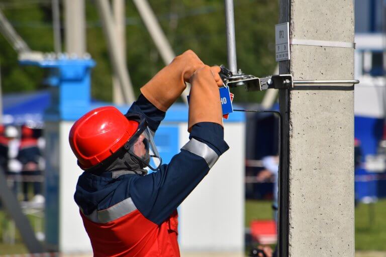 Working Electrician
